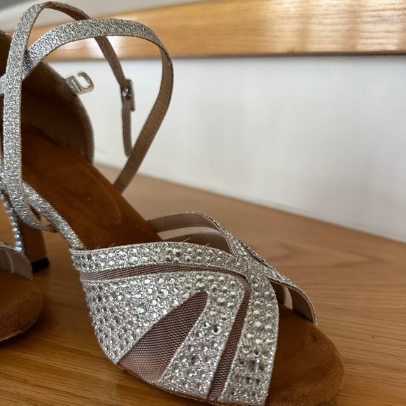dancing heels with silver stones - Picture 2 of 4